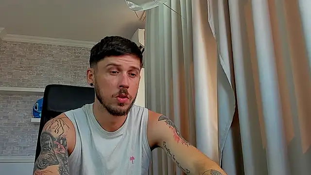 Chat XXX ao vivo de JonahShaw