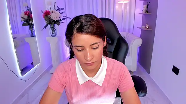 Chatroom XXX en direct de hanna_mils