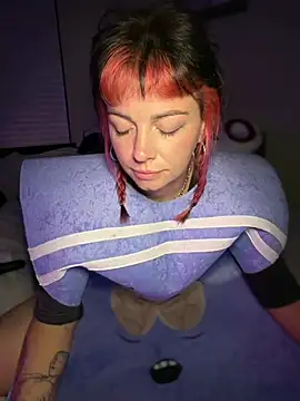 MarlaFknSinger XXX чат на живо