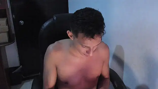 Chat +18 de AlphaMarco ao vivo