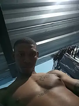 XXX chat uživo modela moree77