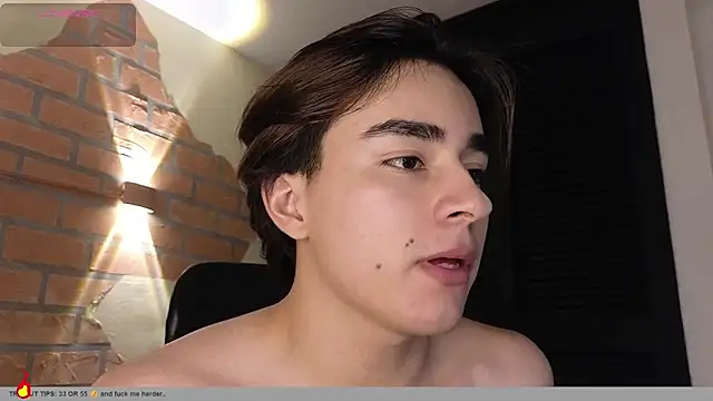 Chat +18 de Connorr_01 ao vivo