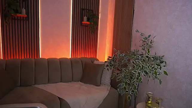 DoveLovee Adlı Modelin Canlı XXX Sohbeti