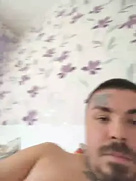 Berti3128 Live XXX Chat