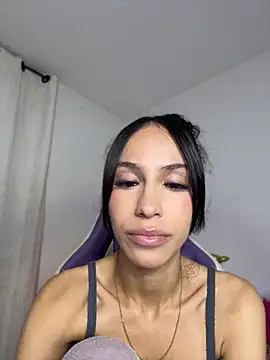 XXX chat uživo modela Miaa_love6969