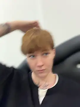 XXX chat uživo modela IceMur