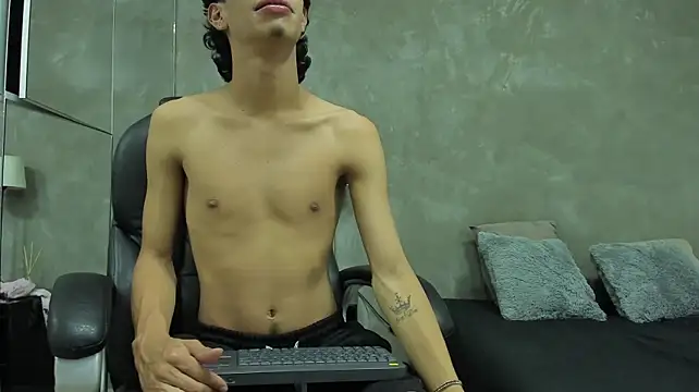 Chat XXX ao vivo de Elian_jones