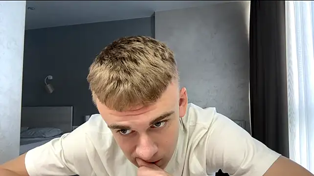 XXX chat uživo modela SoloFury