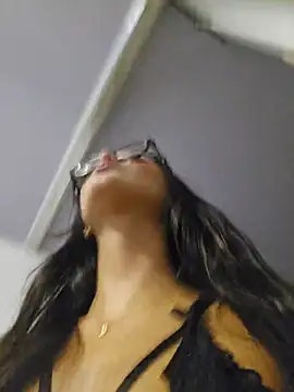Chatroom XXX en direct de Yulia_Mercier_