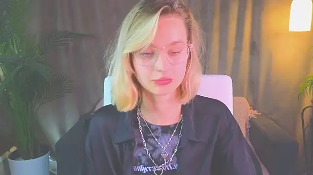 NoraMoreau Live XXX-chat