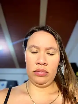 Chat +18 de Emiily_lee ao vivo