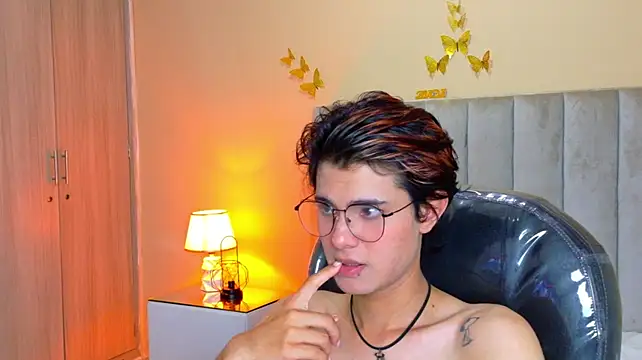 צ'אט XXX בשידור חי של Derek_Sinn