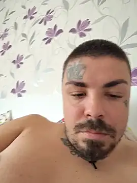 Berti3128 Chat XXX in diretta