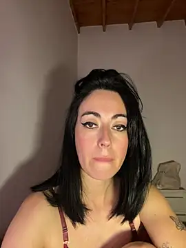BrattyYanii Live XXX-Chat