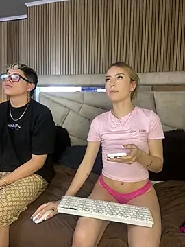 Evie_demn Adlı Modelin Canlı XXX Sohbeti