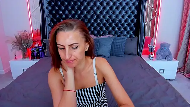 Rebecca_Diamond Chat XXX live