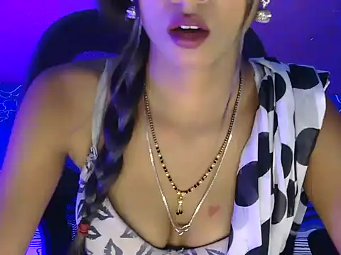 Yours-ira Adlı Modelin Canlı XXX Sohbeti