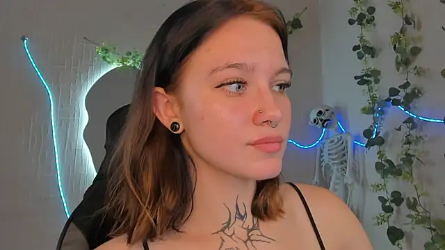 Elastikisss Adlı Modelin Canlı XXX Sohbeti