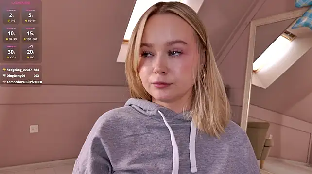 ElaraVance's Live XXX Chat