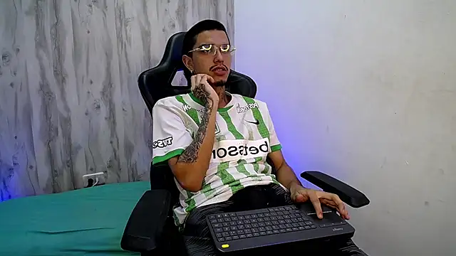 Tayson_Hot – Naživo XXX chat