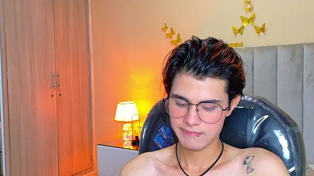 Chat XXX en directo de Derek_Sinn