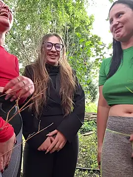 CherryBombs-'s Live XXX Chat