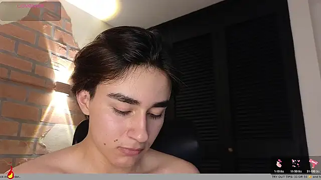 Connorr_01 Adlı Modelin Canlı XXX Sohbeti