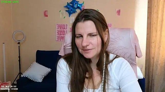 XXX chat uživo modela Mirabelle_Velvet
