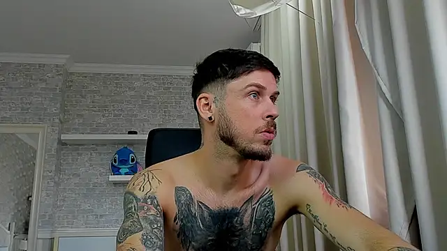 Chat XXX en directo de JonahShaw
