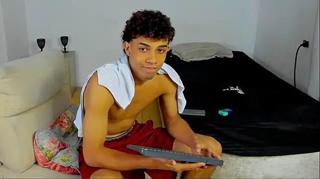 Chat +18 de Nathan_velez ao vivo