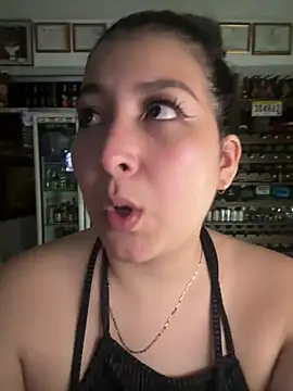 Chat XXX en directo de evelyn_1702