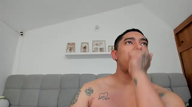 erotic_sins' Live XXX Chat
