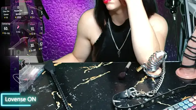แชท XXX สดของ FetishLady89