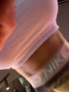 F3ckd0lllucy's Live XXX Chat