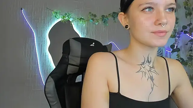 Elastikisss' Live XXX Chat