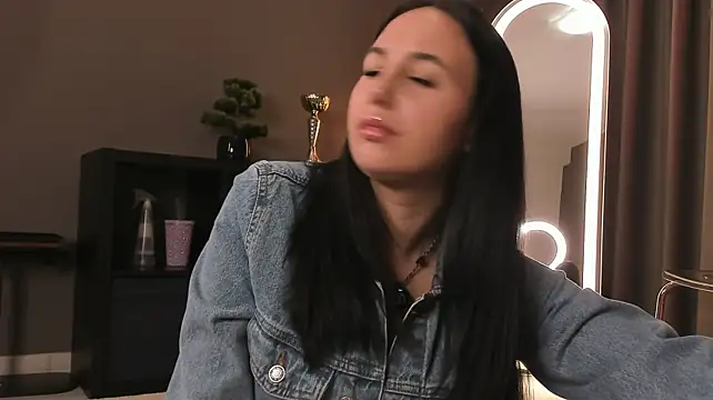 AlessiaMarais Adlı Modelin Canlı XXX Sohbeti
