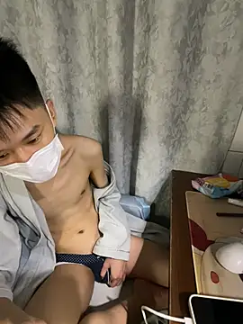 Zhang_yiovo Show Webcam