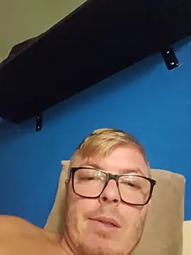 XXX chat uživo modela blondeboy92