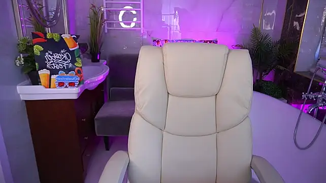 KylieJoyys Adlı Modelin Canlı XXX Sohbeti