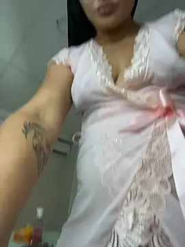 aisha_k Adlı Modelin Canlı XXX Sohbeti
