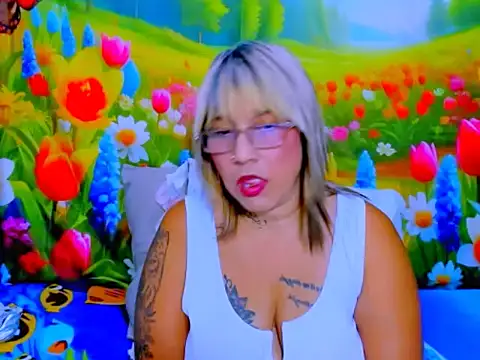 XXX chat uživo modela indianroxy