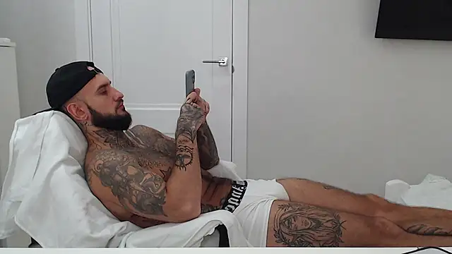 maxi_foxxx élő XXX-chatje