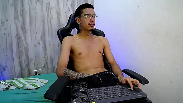 Tayson_Hot: απευθείας συνομιλία ΧΧΧ