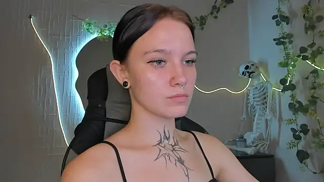 Elastikisss' Live XXX Chat