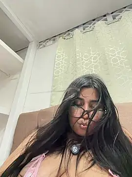 virginbrunette99's Live XXX Chat