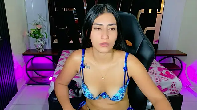 KattiSQUIRTTx's Live XXX Chat