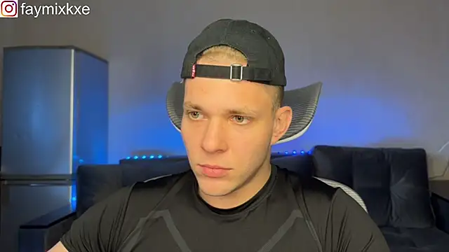 Nikclak Chat XXX in diretta