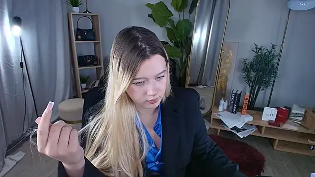 CelestineMauriac Chat XXX in diretta