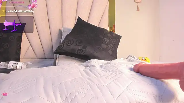vahiolet_fuentes Adlı Modelin Canlı XXX Sohbeti