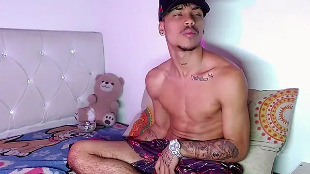Angel_foxc13 élő XXX-chatje